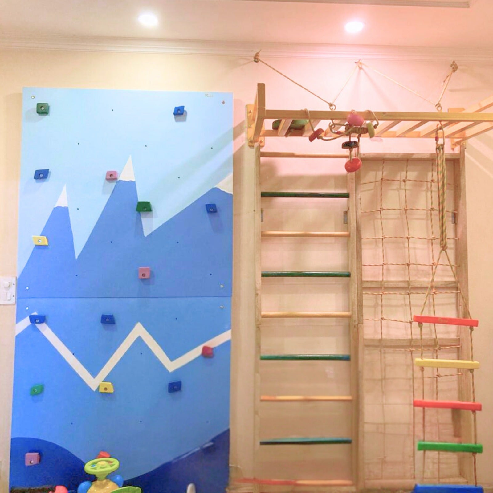 Mountain Climbing Panel - Mumtree Arena Private Limited
